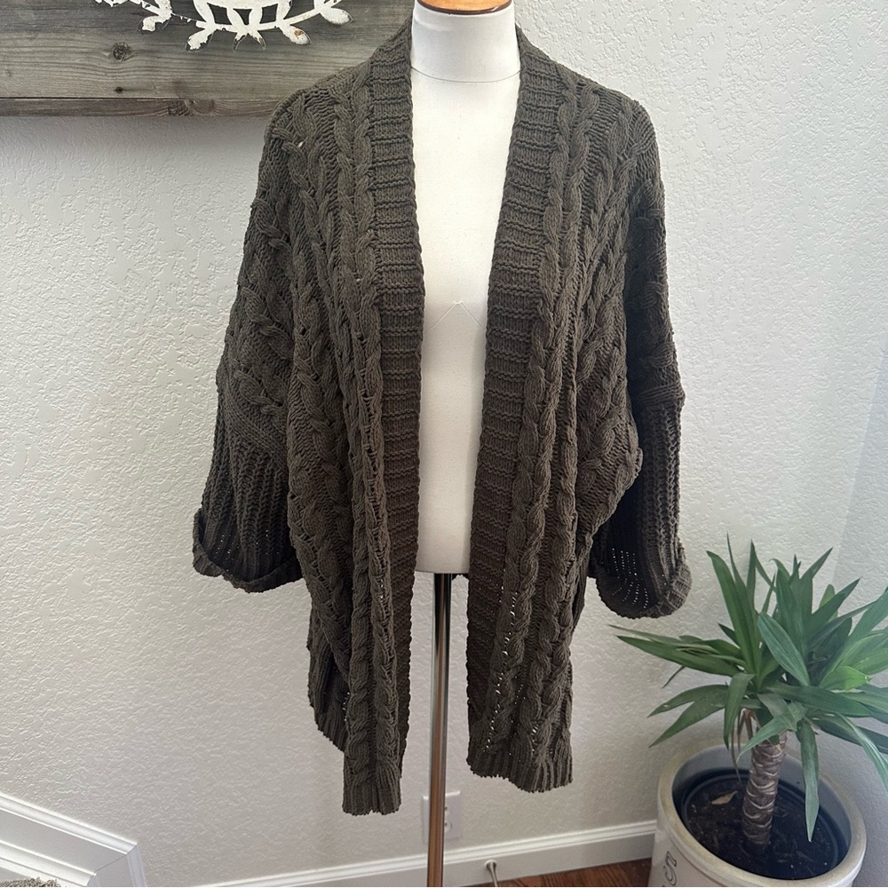 Umgee Chunky Chenille Knit Cardigan- Dark olive green brown size M/L‎ NWT